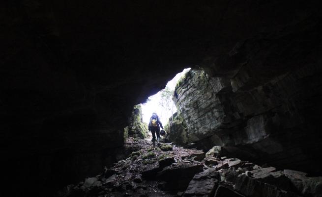 В пещерата